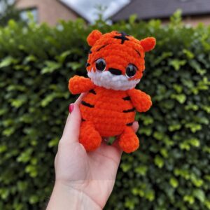 🐯 Mini Tigre au Crochet en Laine Chenille – Peluche Artisanale Toute Douce