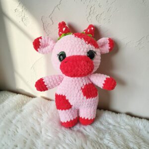 🐮🍓 Vache Fraise au Crochet en Laine Chenille ✨