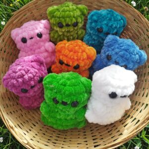 🐻 Minis Oursons au Crochet en Laine Chenille – Toutes les Couleurs Disponibles
