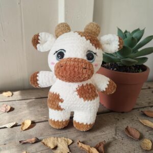 🐮✨ Vache au Crochet en Laine Chenille 🤍